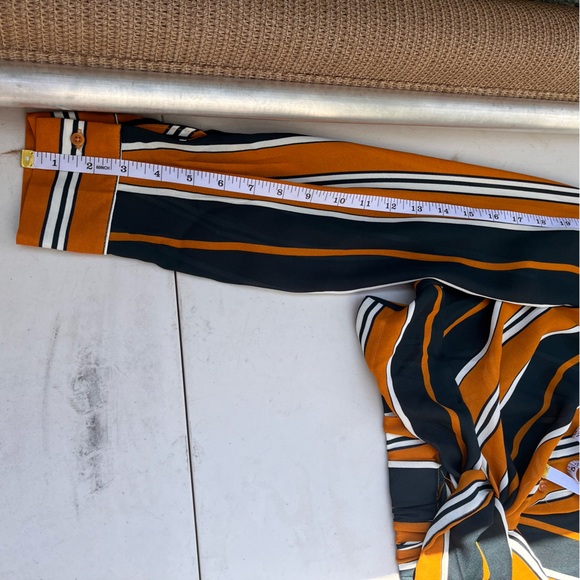 Timing Long Sleeve Button Down Crop Blouse - Picture 13 of 14